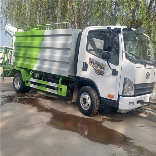 厂家小型洒水车小型抑尘车5方洒水带雾炮多少钱一辆